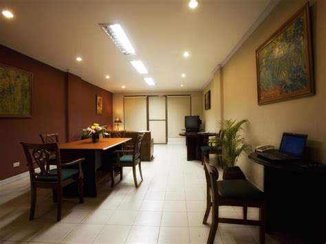 Beverly Boutique Hotel Cebu Rooms: Pictures & Reviews.